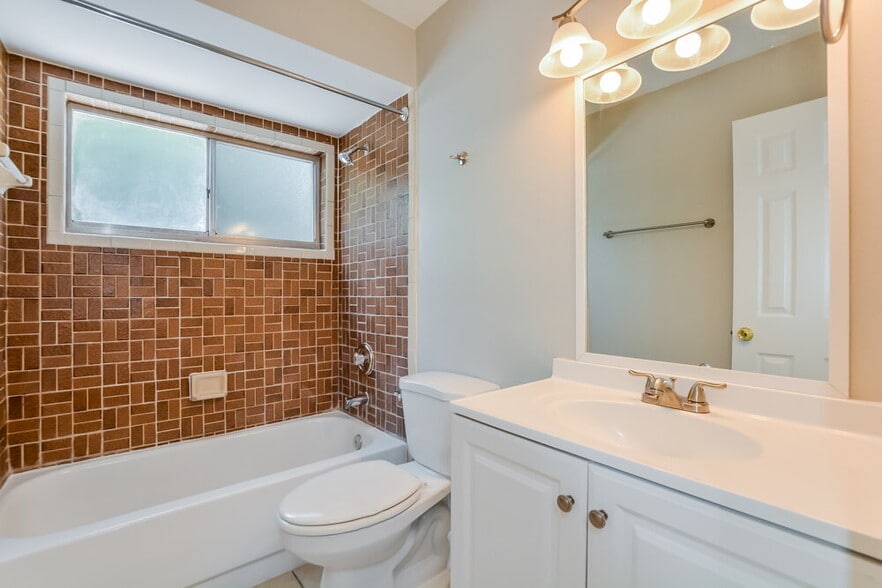 Building Photo - 3531 Norwich Ct