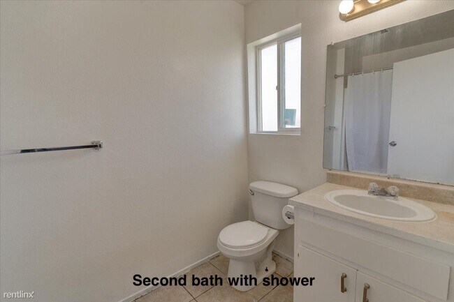 Building Photo - 3 br, 2 bath Duplex - 1702 Merced St