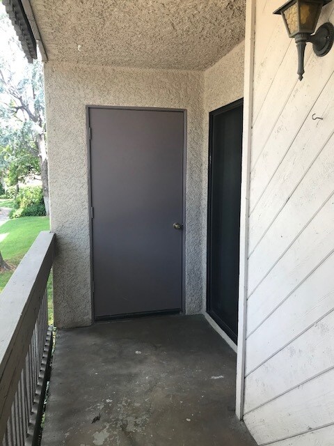 Building Photo - 15215 W Magnolia Blvd