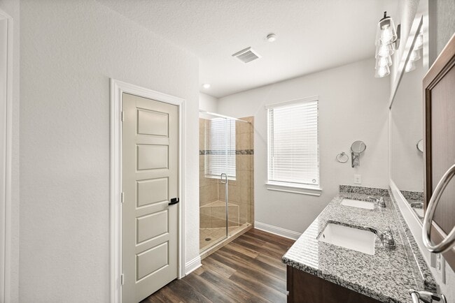 Building Photo - 15703 Monkey Rock Dr