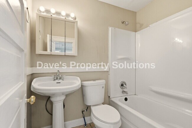 Building Photo - Charming Updated Home in Prime Winston-Salem Location
