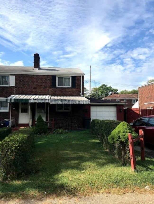 Building Photo - 28 Greenough Ave