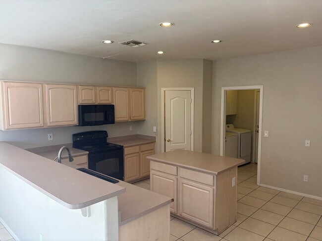Building Photo - 1463 W Bluejay Dr