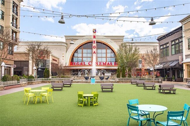 Building Photo - 12080 Greenmont Walk