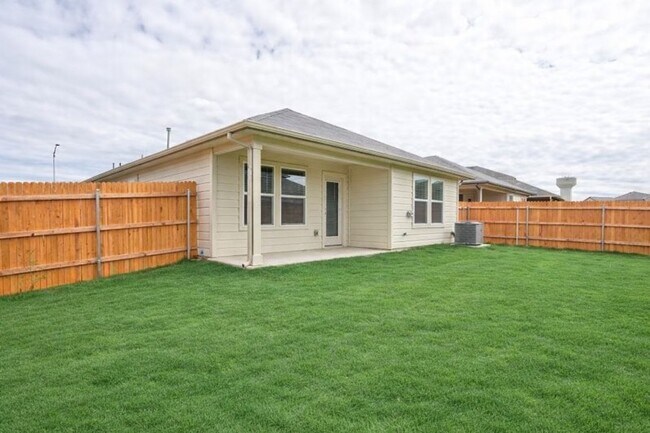 Building Photo - 121 Roanwood Dr