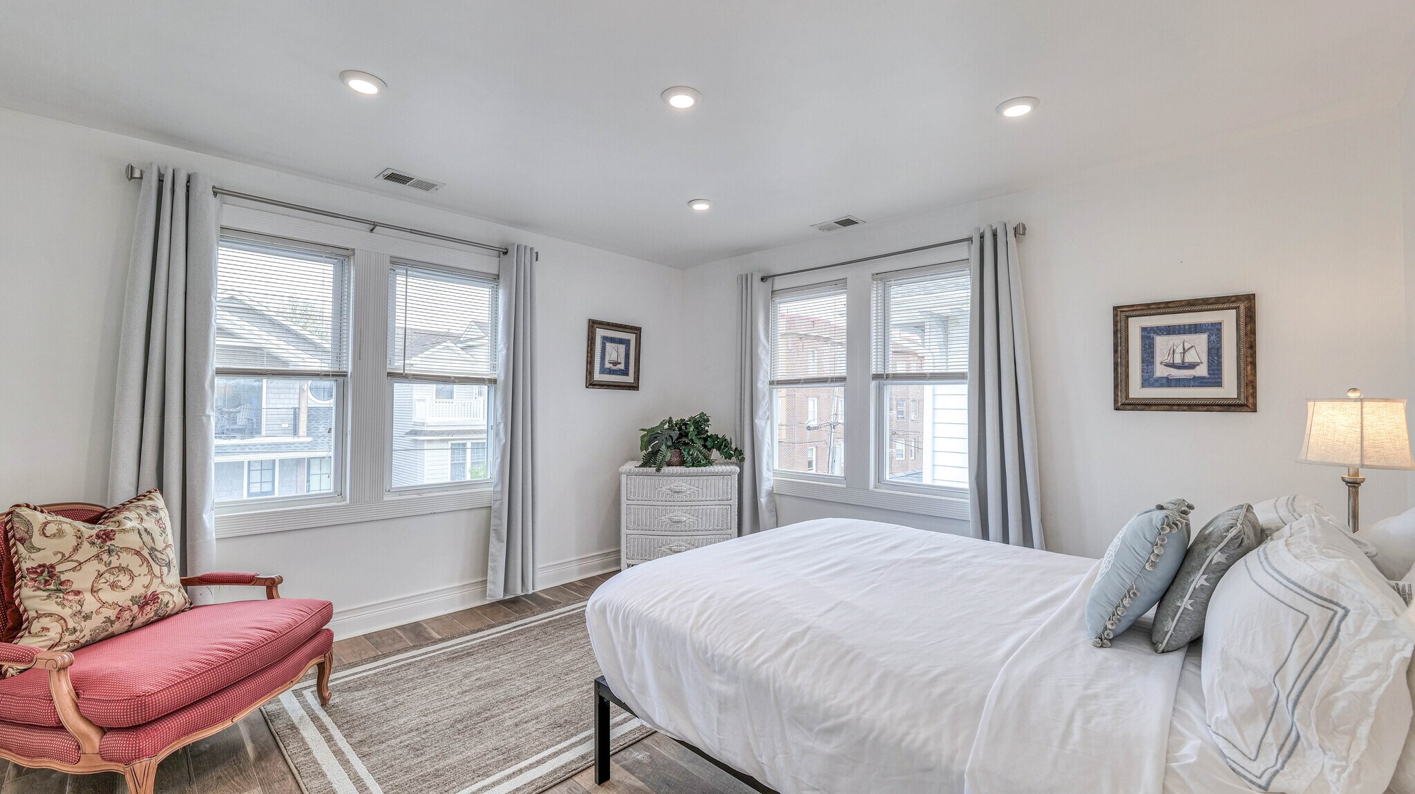 Building Photo - 14 N Vassar Sq