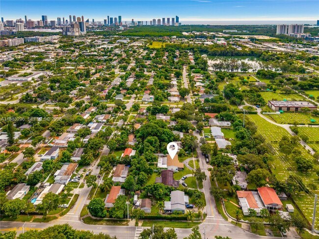 Building Photo - 1617 NE 157th Ter