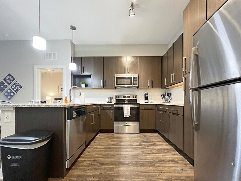 Building Photo - 2615 N Grady Ave
