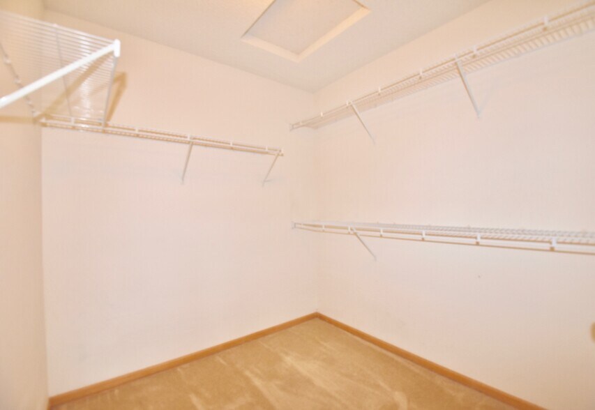 Building Photo - 8395 Townsend Dr