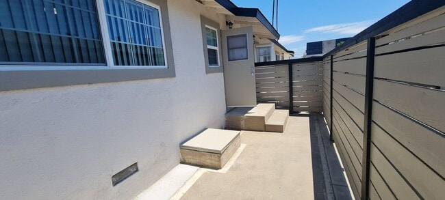 Building Photo - Newly Remodeled 1 Bedroom / Call or text O...