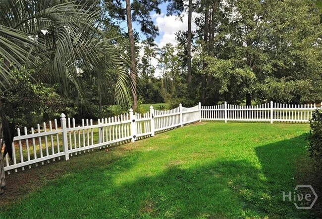 Building Photo - 75 Oak Ridge Cir