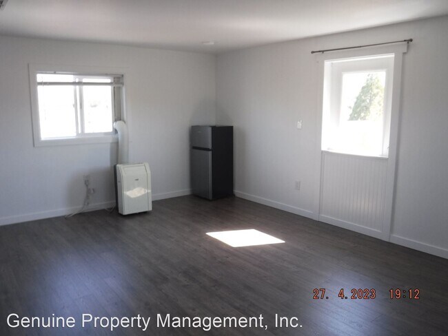 Building Photo - Studio, 1 bath House - 182 Neveda St E Unit B