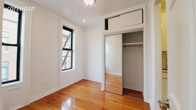 Building Photo - 132 N 1st St