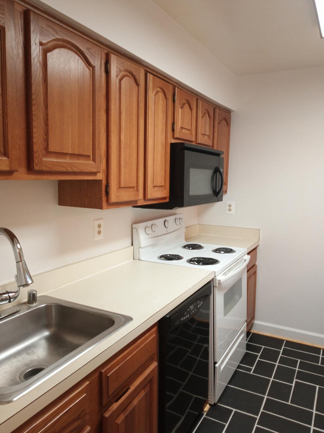 easy cooking spaces - 818 N Fayette St