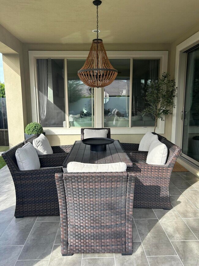 Building Photo - 51234 Longmeadow St