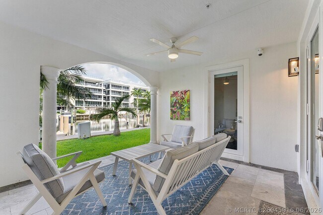 Building Photo - 57 Isle of Venice Dr