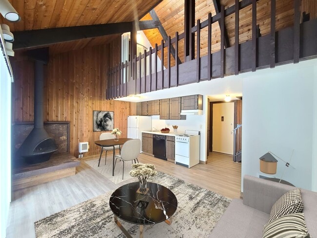 Building Photo - Alpine Square