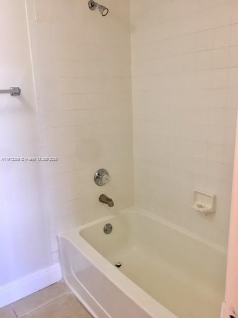 Building Photo - 9925 Nob Hill Pl