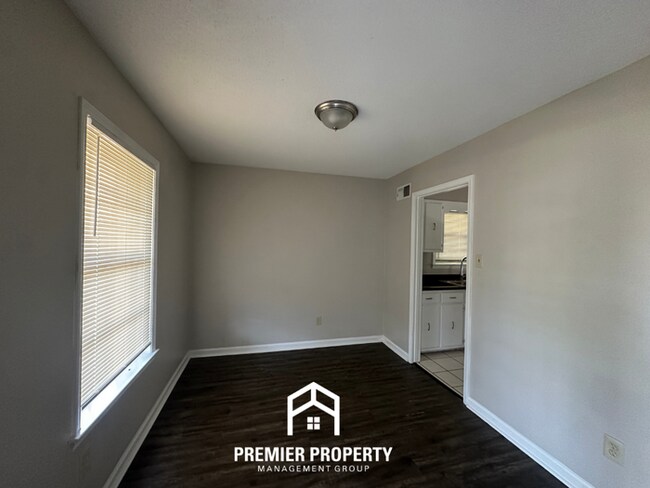 Building Photo - Gorgeous 4BR/2BA Bartlett Home with Brick Fireplace & Spacious Fenced Yard!