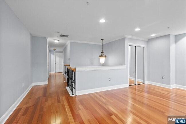 Building Photo - 169 Price 169
