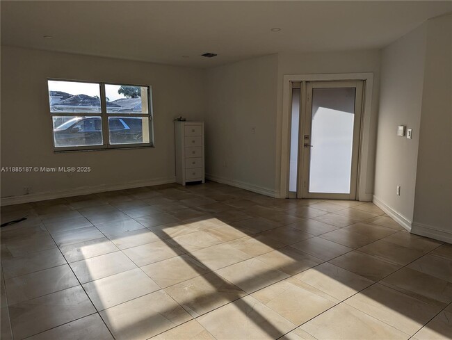 Building Photo - 11481 SW 145th Ave