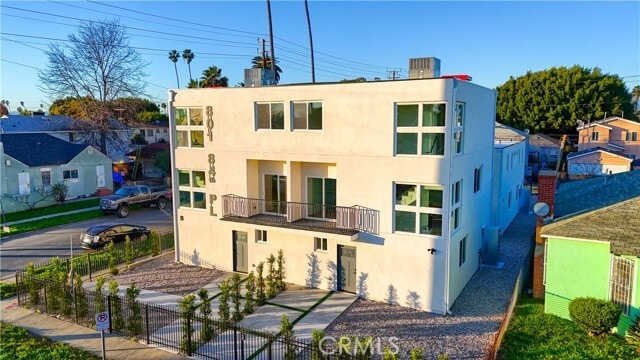 Building Photo - 801 E 84th Pl
