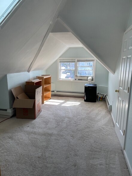 Bedroom 1 - 60 Calumet St