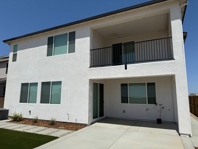 Building Photo - Beautiful Northlake 4 BED 3.5 BATH