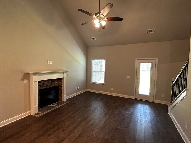 Building Photo - 1935 Preservation Cir