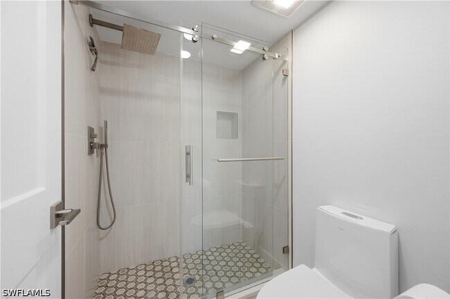 Building Photo - 1330 Derbyshire Ct