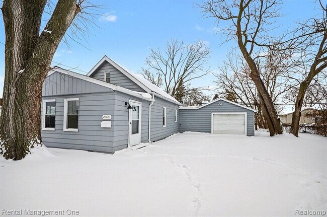 Building Photo - 20801 Elroy Ave