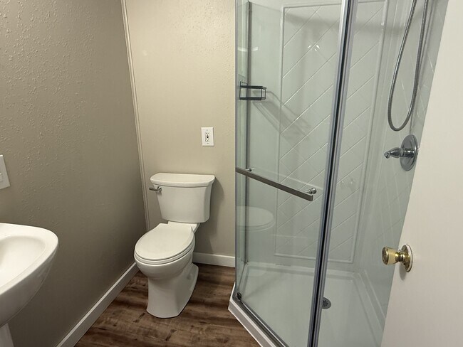 Building Photo - 3390 Canyon Dr