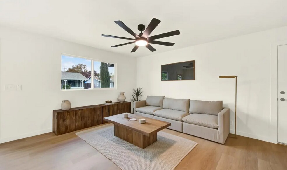 Building Photo - 6610 Oak Leaf Ct
