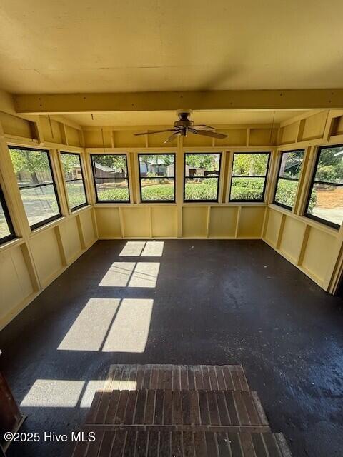 Building Photo - 209 Shamrock Dr