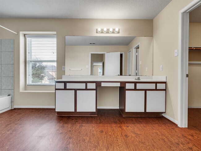 Building Photo - 5018 Blue Spruce Hill St