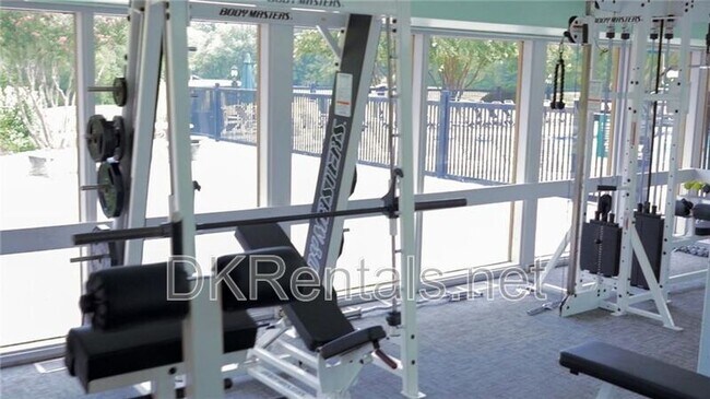 Building Photo - 82 Montre Square NW