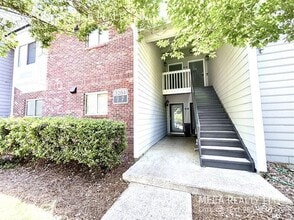 Building Photo - 3284 Heathstead Place