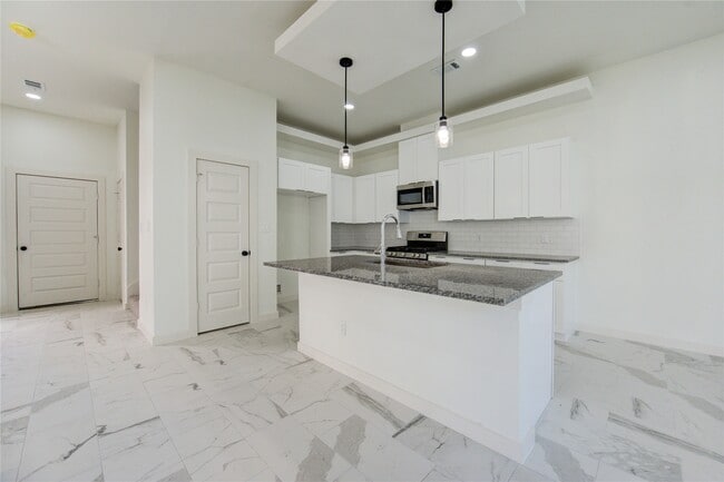 Building Photo - 2915 El Fenice Ln