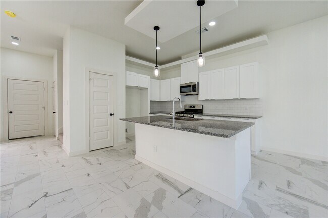 Building Photo - 2917 El Fenice Ln