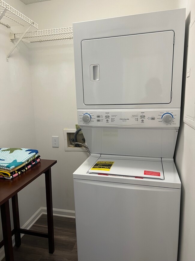 Building Photo - 11 Hamiltons Bay Ct