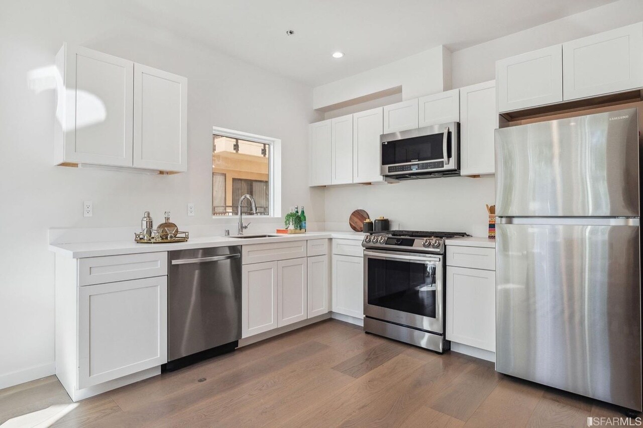 Kitchen - 3036 Fulton St