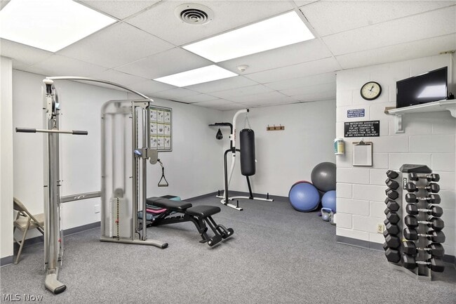 Building Photo - 12500 Edgewater Dr