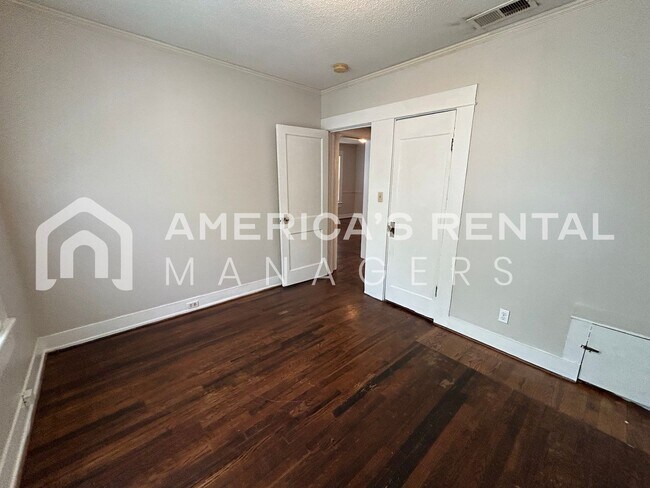 Building Photo - 731 81st St S