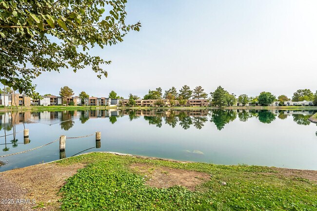 Building Photo - 11026 N 28th Dr