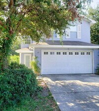 Building Photo - "Charming 3-Bed Townhouse Retreat in Shali...