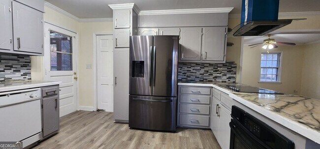 Building Photo - 2349 Valley Way