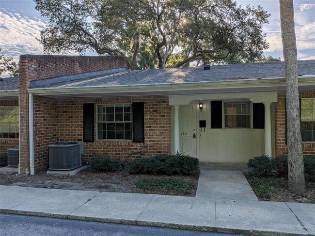 Primary Photo - 450 Cherrywood Gardens Dr