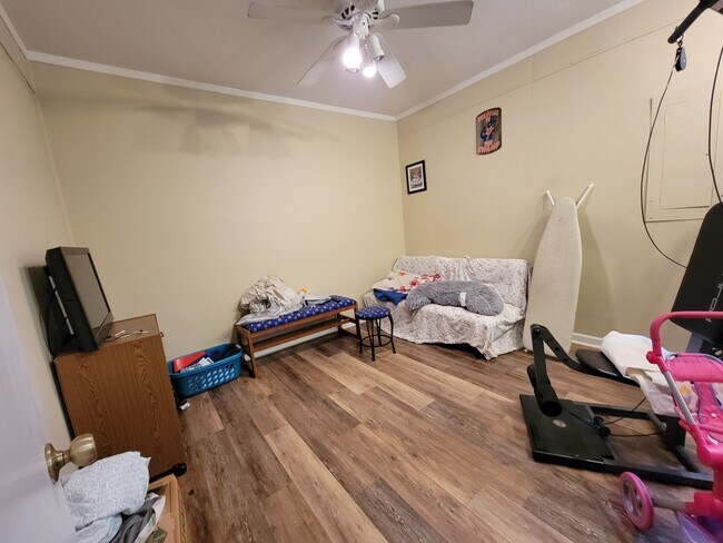 Building Photo - 2318 Vinkara Dr