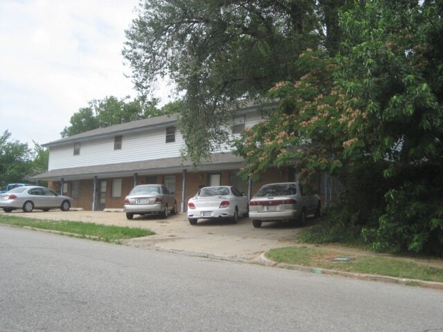 Primary Photo - 1601 N Phillips Ave