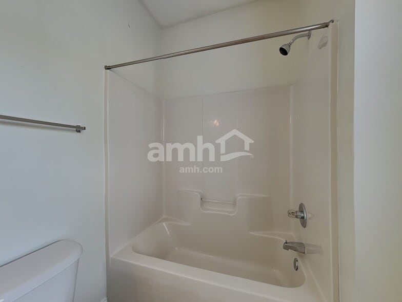 Building Photo - 10720 Cokesbury Ln